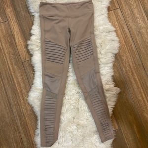 Alo Yoga Motto Leggings